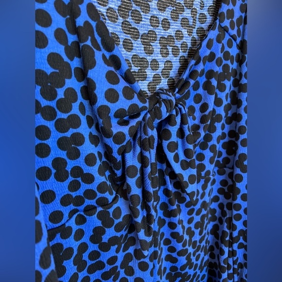 230. NWT AVA & VIV Sweetheart Neckline Bold Blue Blouse - Picture 3 of 6